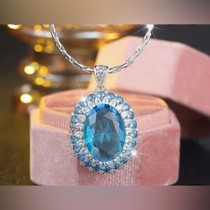 Elegant Blue and Silver Pendant Necklace